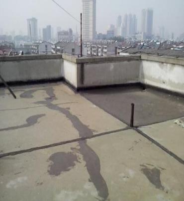 怀化漏水维修 楼顶漏水是什么原因，楼顶漏水维修方法是什么?